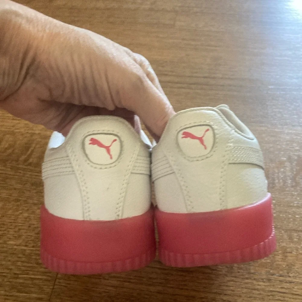 Puma White and Pink Sneakers LIKE NEW! - Picture 5 of 10